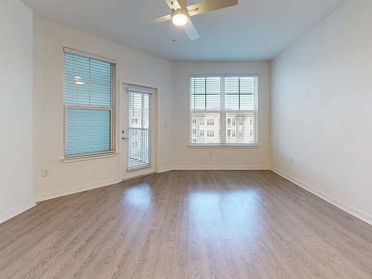 Essex Luxe Apartments — Photo 60