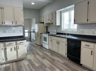 115 N Liberty Ave, Madison, SD 57042