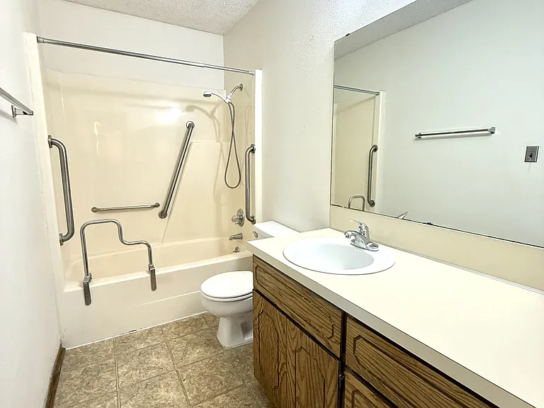 2208 Shenandoah Dr — Photo 21