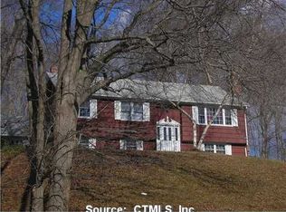 28 Yankee Peddler Path, Madison, CT 06443