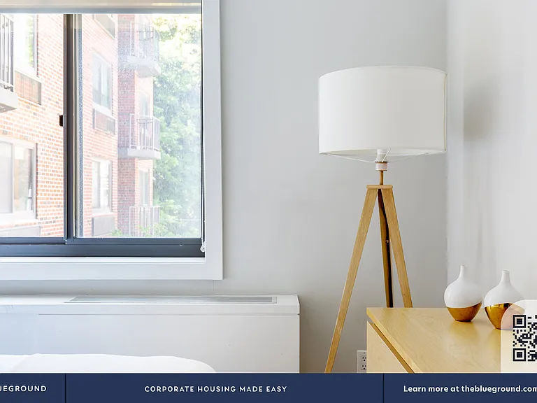 101 W 15th St #214 — Photo 9
