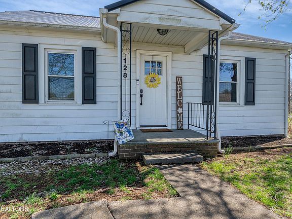 3rd image of 128 Wooddale St