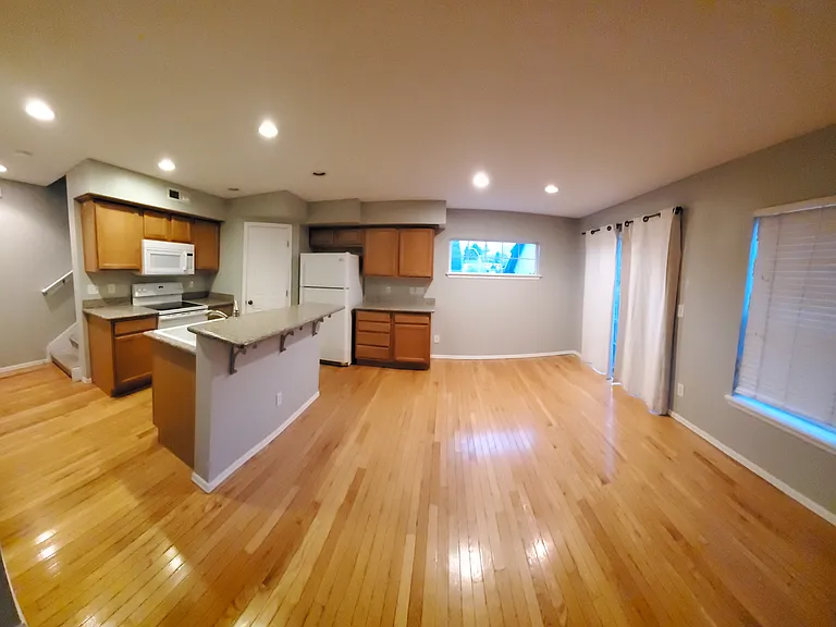 2614 S Judkins St — Photo 1