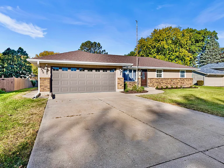 2550 Bordeaux Dr — Photo 6