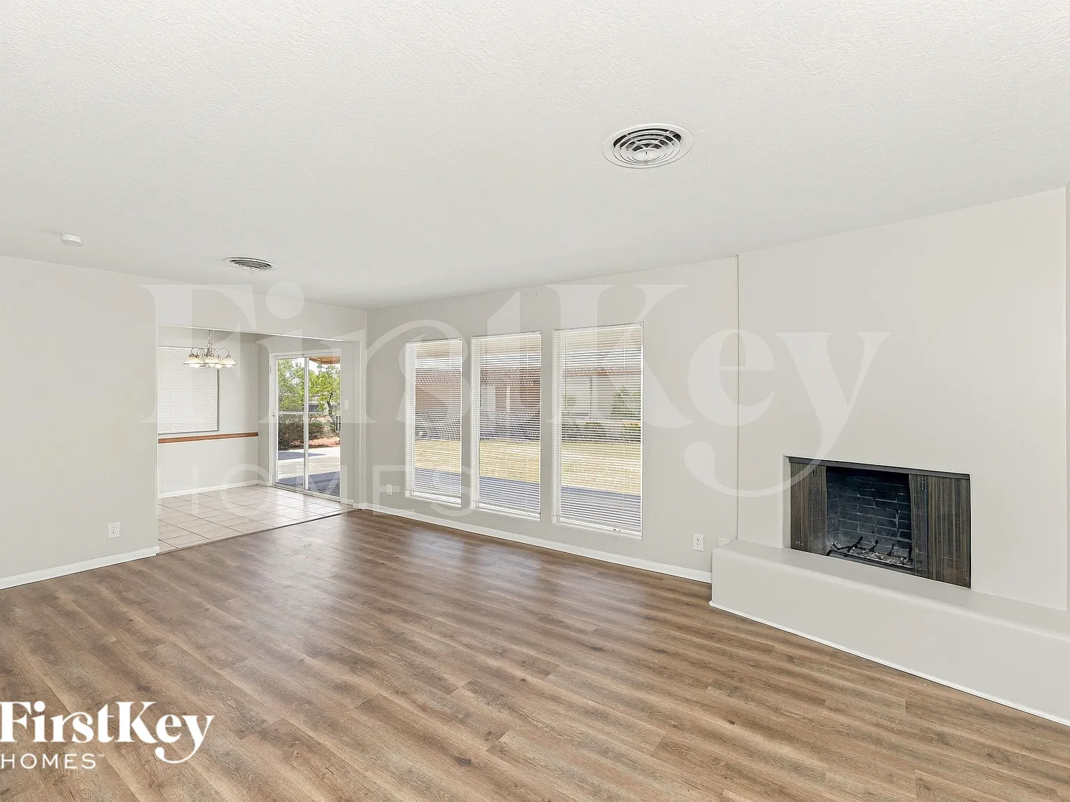 4 bed, 2.0 bath, 1904 sqft, $2,020 — Photo 3