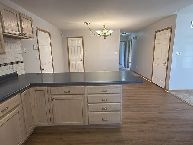 2254 Wellington Dr — Photo 8