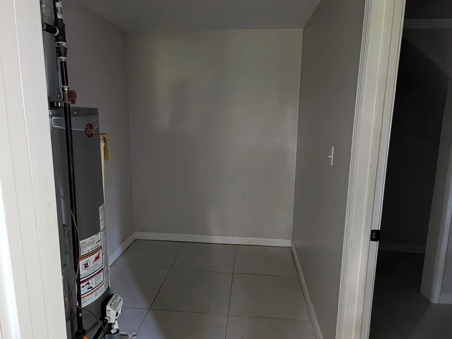 3 bed, 2488 sqft, $3,300 — Photo 3