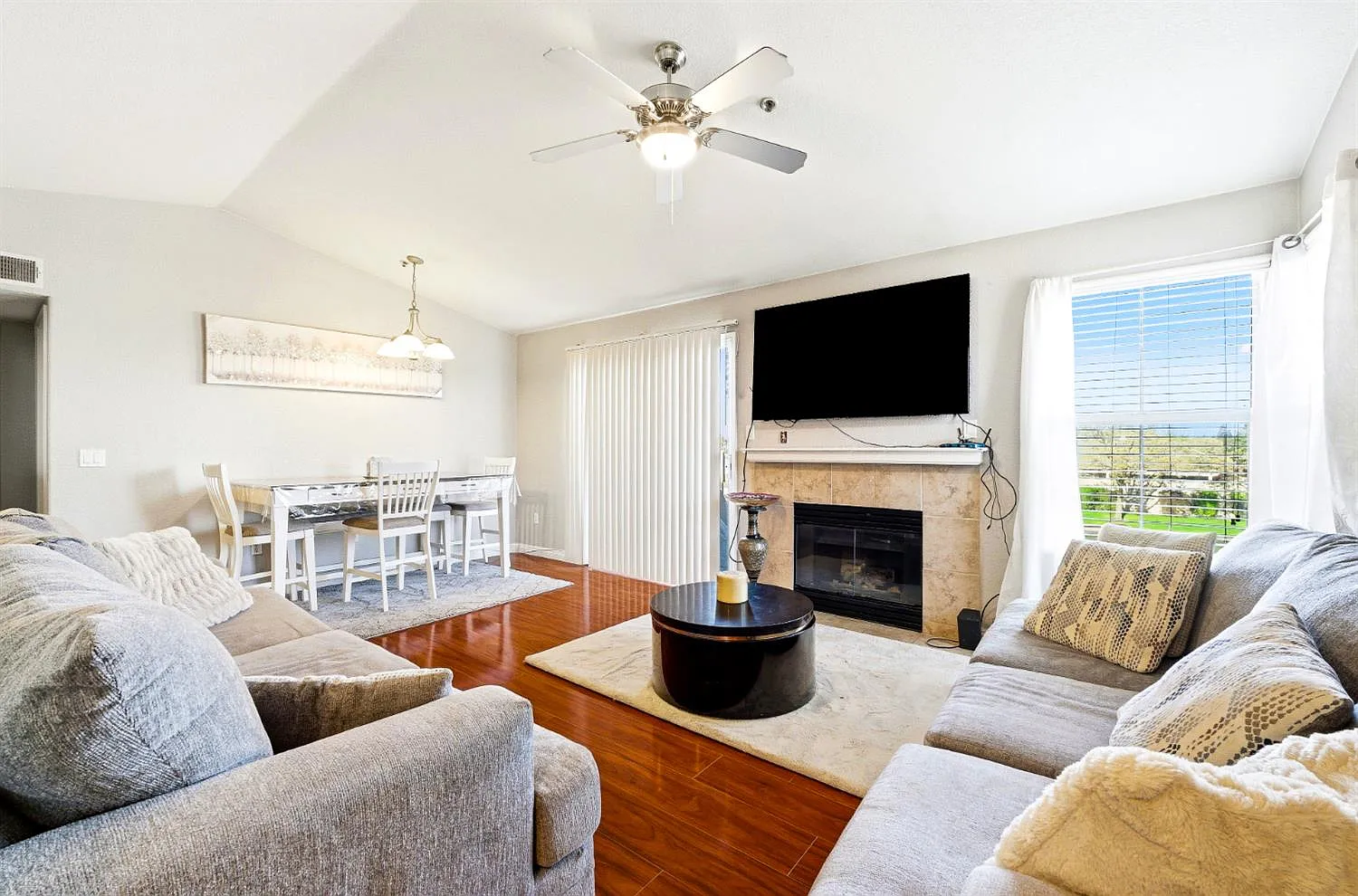 9444 Harbour Point Dr APT 264 photo 1