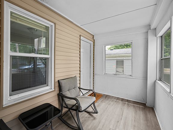 5th image of 220 30th Ave