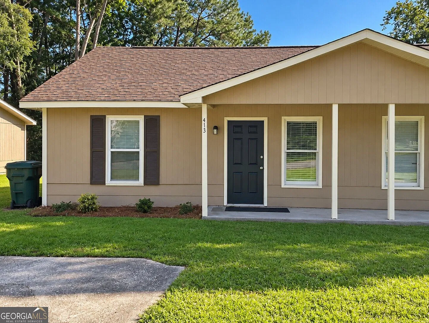 2 bed, 1.0 bath, 936 sqft, $1,200 — Photo 3