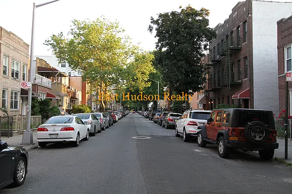 Rented by East Hudson Realty | media 7