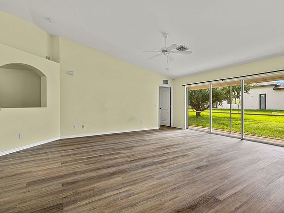 5th image of 2102 NW 9th St