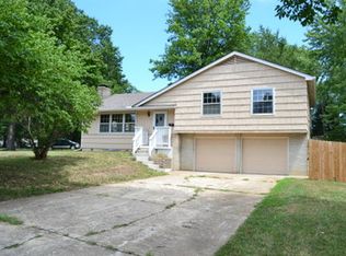 111 Hawthorne Dr, Belton, MO 64012