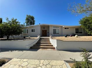 24204 Calvert St, Woodland Hills, CA 91367