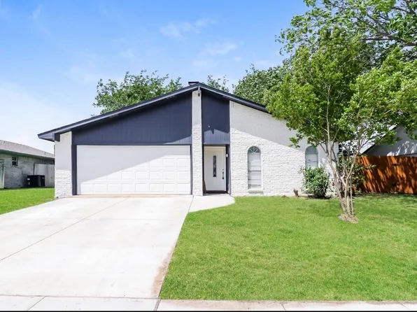 309 S Holiday Dr, Grand Prairie, TX 75052