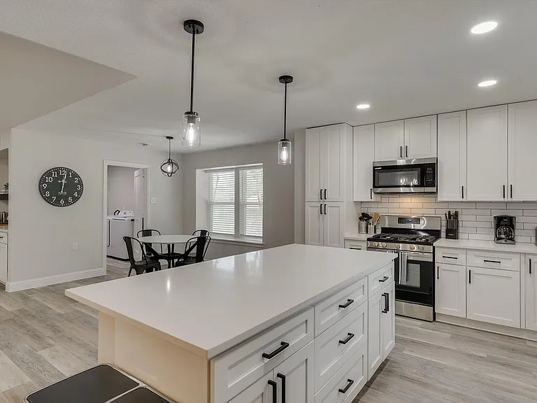 3921 Amy Ave — Photo 8