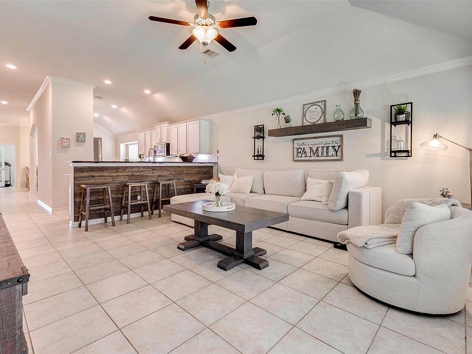 1st image of 28118 Laurel Garden Ln