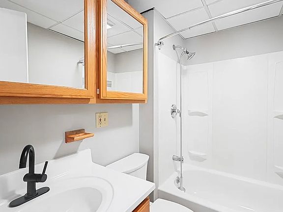 4th image of 15 Robillard St #1
