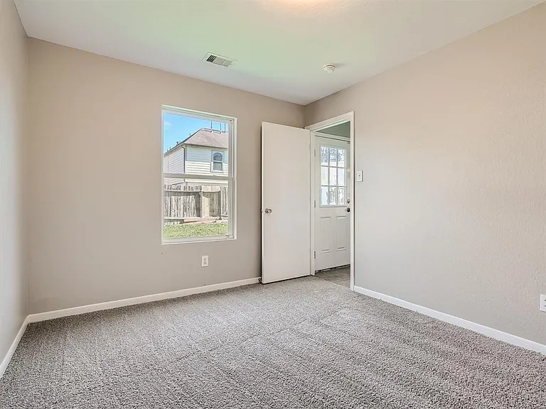 11010 Walkup Way — Photo 10