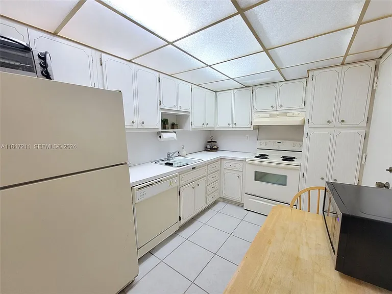 1980 S Ocean Dr #2C — Photo 22
