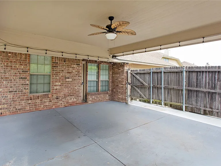 1120 Eagle Ave — Photo 26