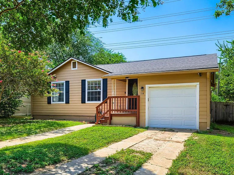 114 Conway Dr — Photo 1