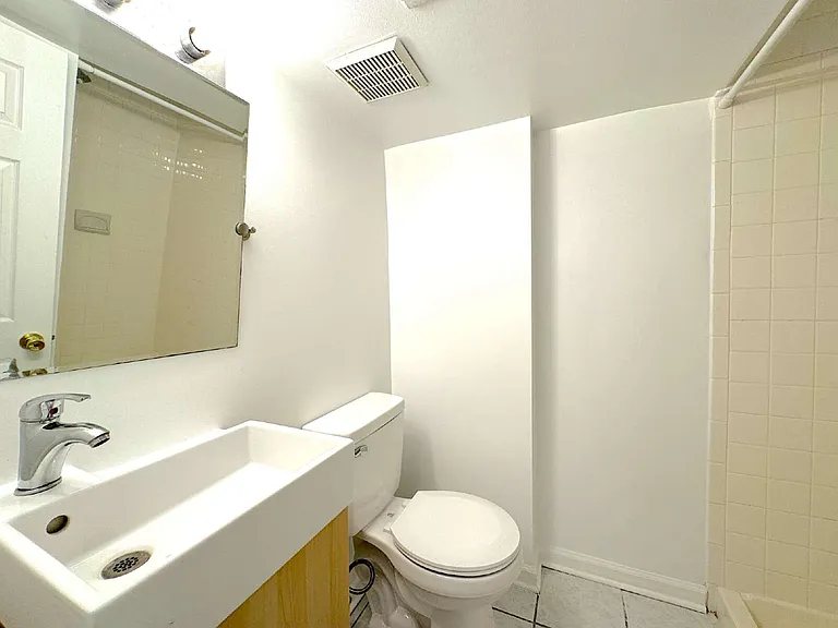 5700 Fenwick Dr — Photo 20