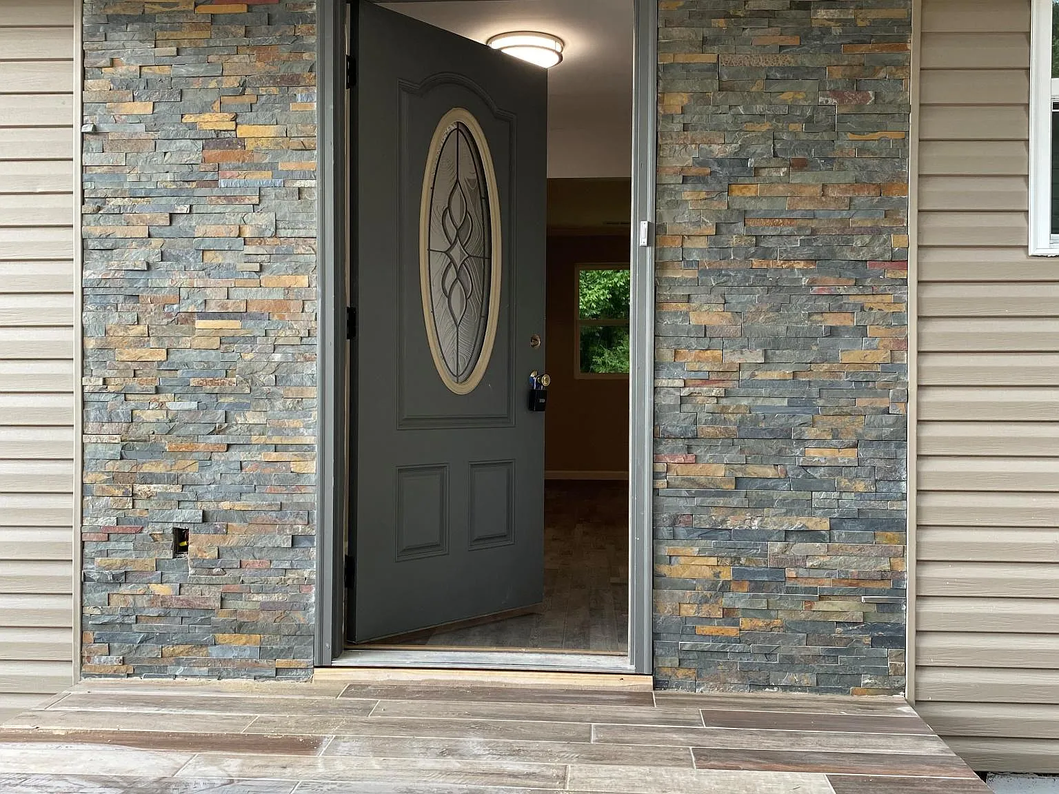 115 Bethune Cir — Photo 2