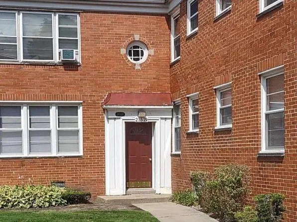 21519 Kingsville St APT 101, Harper Woods, MI 48225