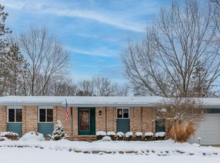 89 Granite Dr, Williamston, MI 48895