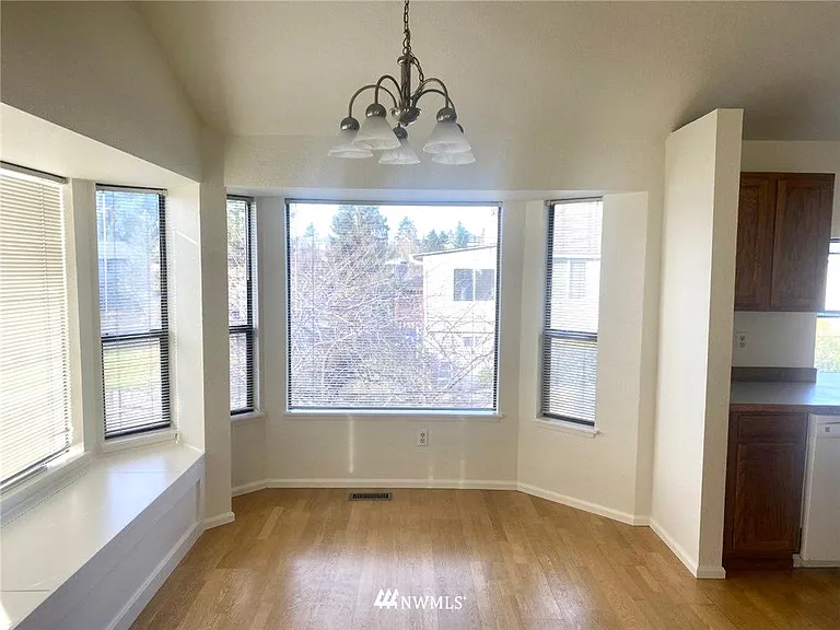 2708 NE 4th Ct — Photo 3