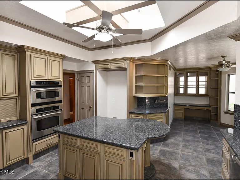 1004 Los Jardines Cir — Photo 11