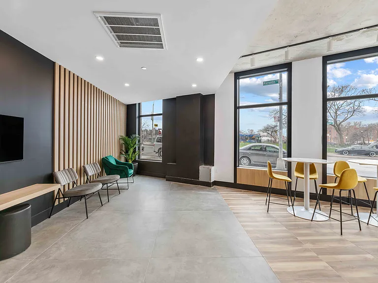 101 Macombs Pl #3E — Photo 12