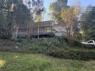 3 bed, 2.0 bath, $2,400 — Photo 1