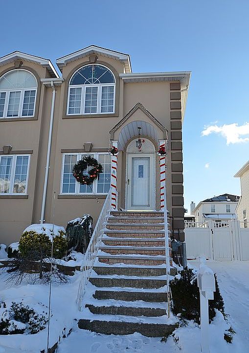 1st image of 252 Candon Ave