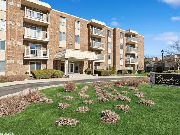 2423 N Kennicott Dr Unit 3H, Arlington Heights, IL 60004