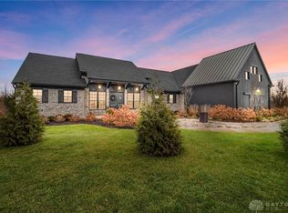 2402 Presley Ct, Lebanon, OH 45036