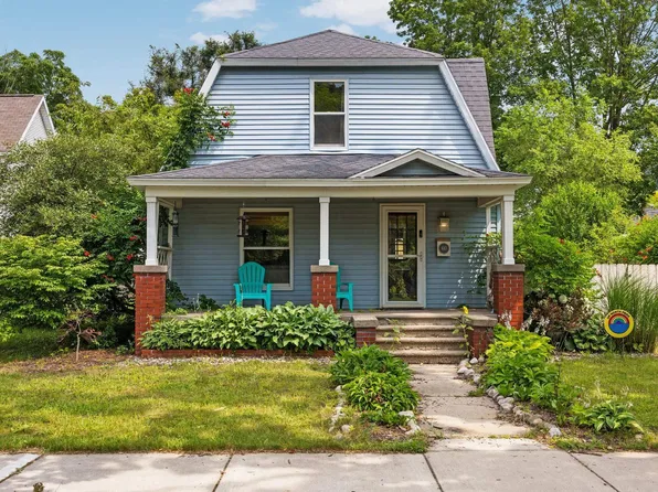 610 W 10th St, Traverse City, MI 49684