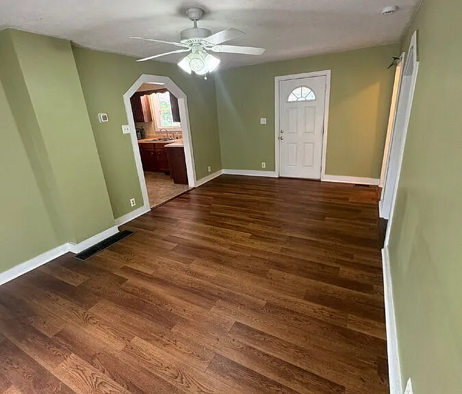 3053 N Valley Pike — Photo 4