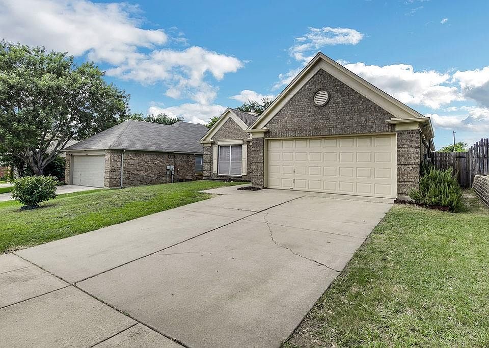 1st image of 4645 Feathercrest Dr