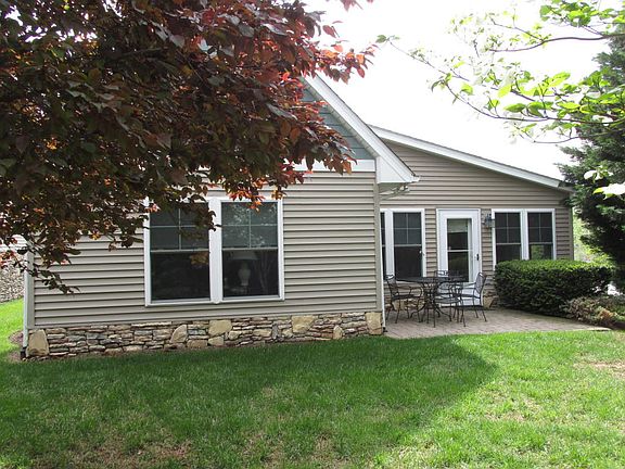 2nd image of 8104 Golden Oak Ln