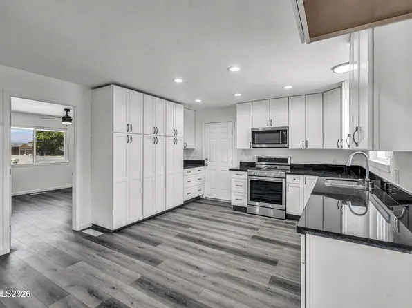 215 Ruby St, Fernley, NV 89408