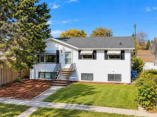 208 S 4th Ave W, Hanna, AB T0J 1P0