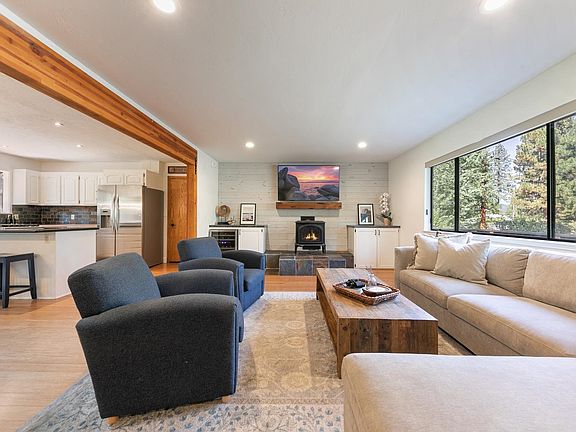 4th image of 10895 Jeffery Pine Rd