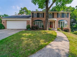 105 Old Suffolk Dr, Monroeville, PA 15146