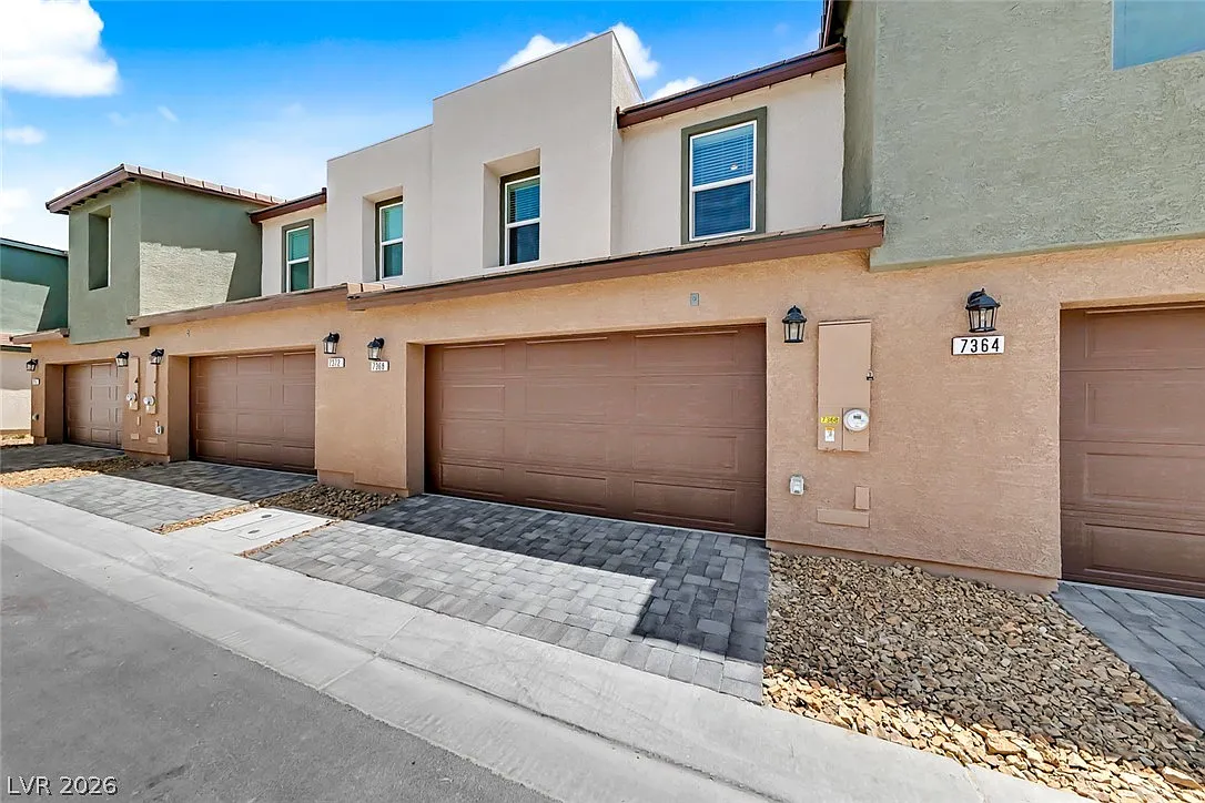 3 bed, 2.5 bath, 1309 sqft, $2,095 — Photo 4