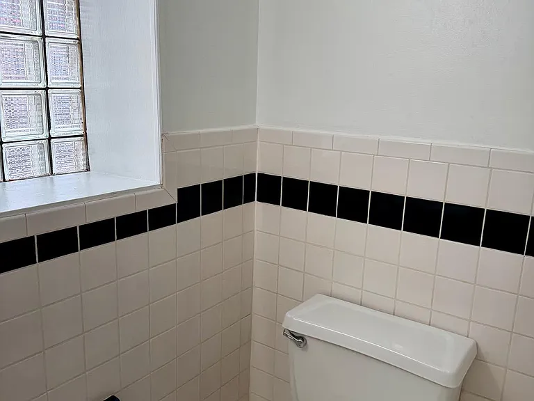 1323 Tasker St — Photo 6