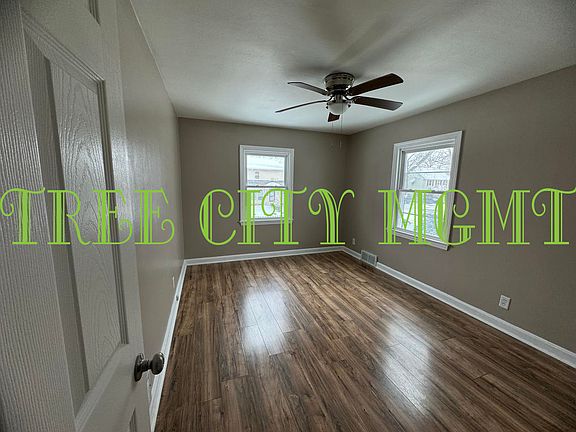 5th image of 326 W Oakdale Dr #B