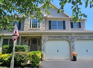 15 Limestone Ct, Lititz, PA 17543