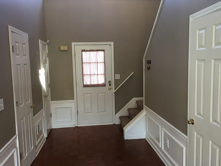 6075 Pattingham Dr — Photo 21